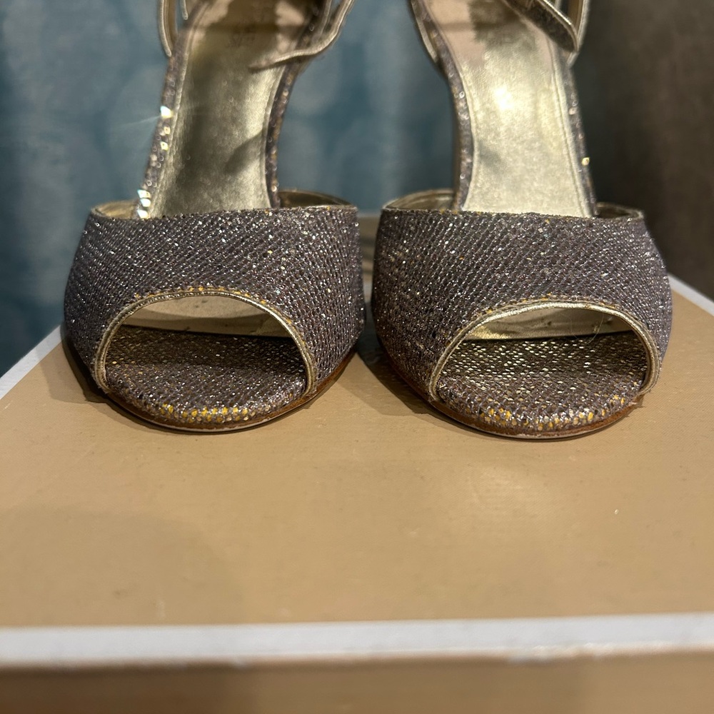 Michael KORS Silver Glitter Women's Heels - Picture 12 of 12